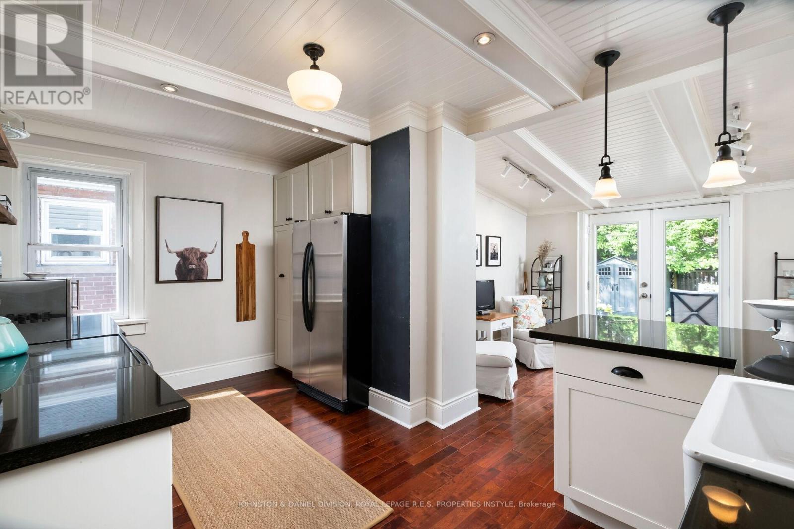 












34 SIXTEENTH STREET

,
Toronto,




Ontario
M8V3J8

