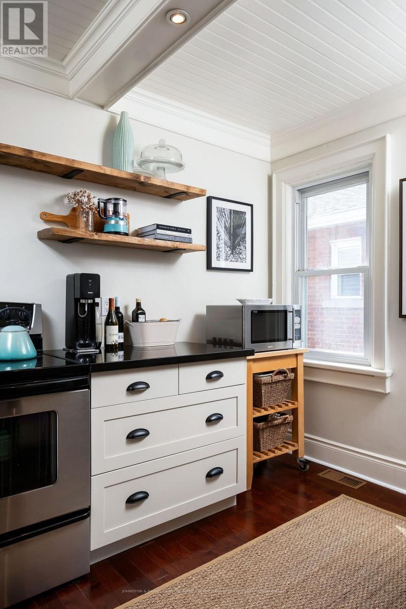 












34 SIXTEENTH STREET

,
Toronto,




Ontario
M8V3J8

