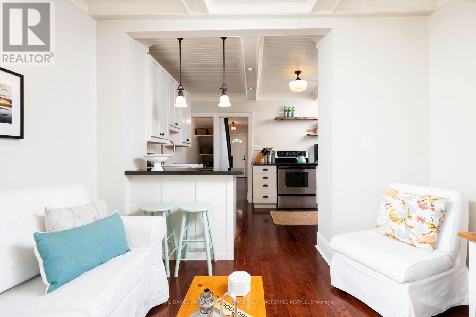 












34 SIXTEENTH STREET

,
Toronto,




Ontario
M8V3J8

