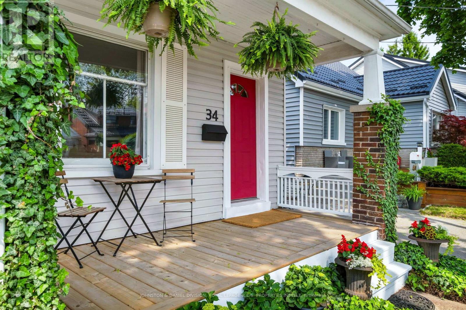 












34 SIXTEENTH STREET

,
Toronto,




Ontario
M8V3J8

