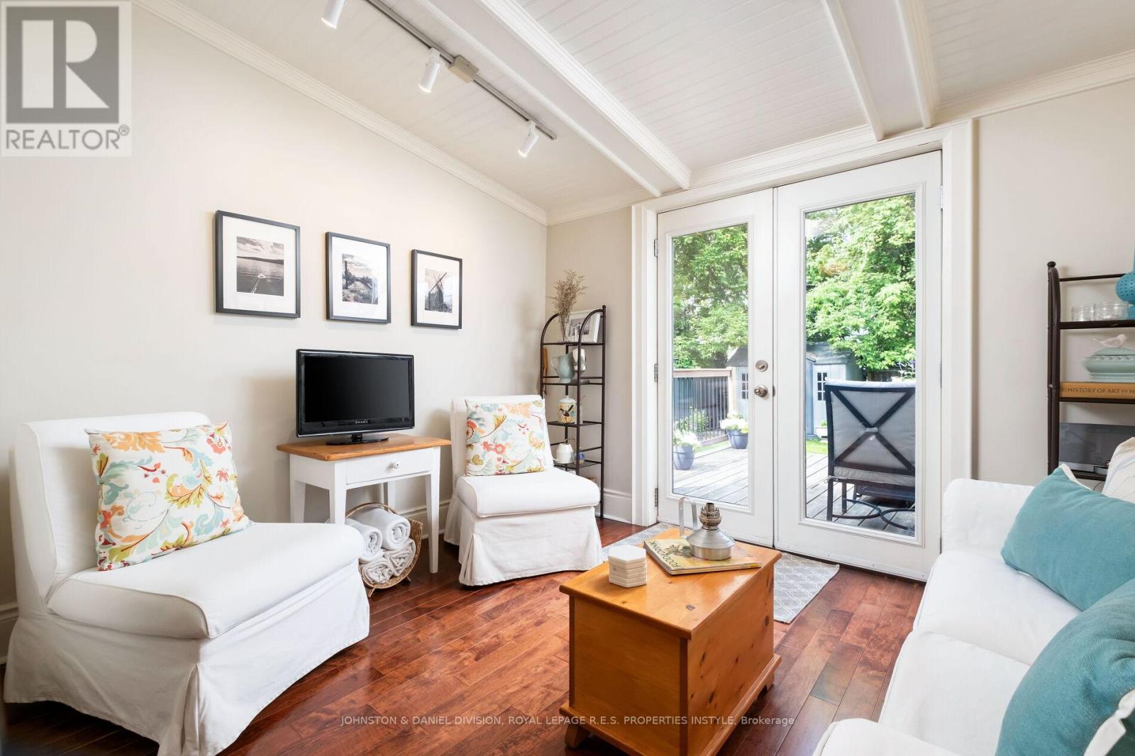 












34 SIXTEENTH STREET

,
Toronto,




Ontario
M8V3J8


