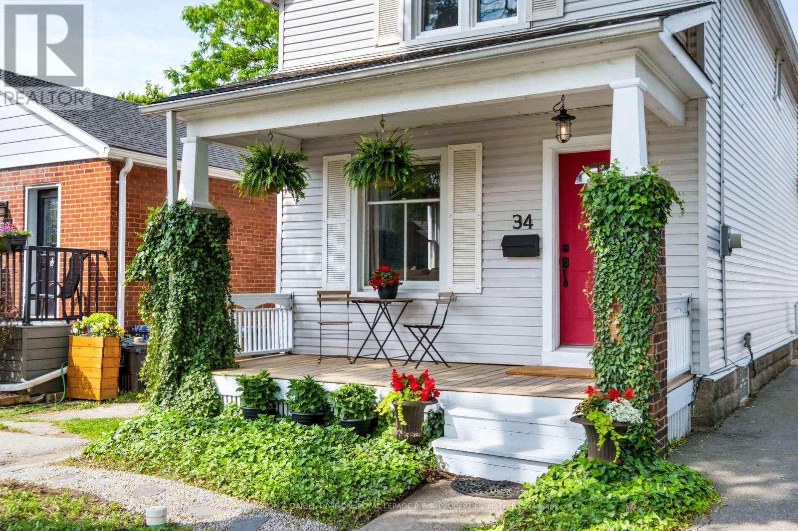 












34 SIXTEENTH STREET

,
Toronto,




Ontario
M8V3J8

