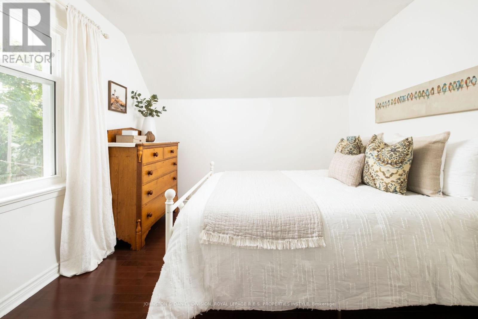 












34 SIXTEENTH STREET

,
Toronto,




Ontario
M8V3J8

