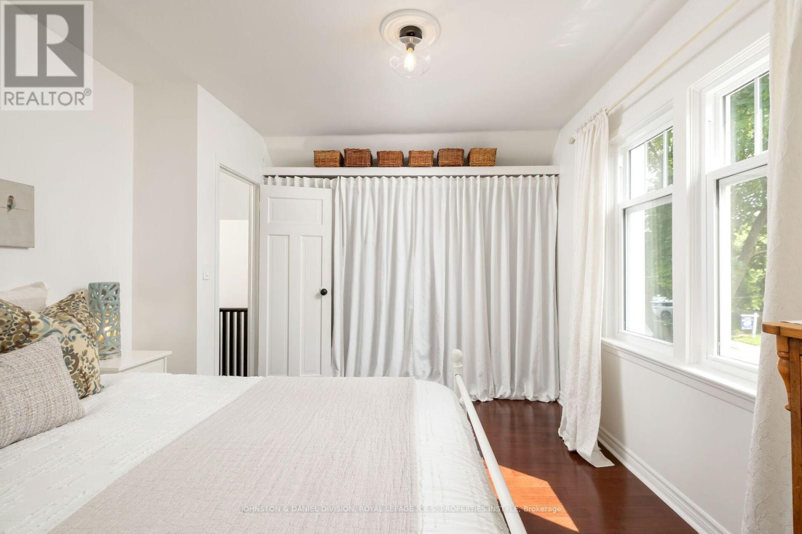 












34 SIXTEENTH STREET

,
Toronto,




Ontario
M8V3J8

