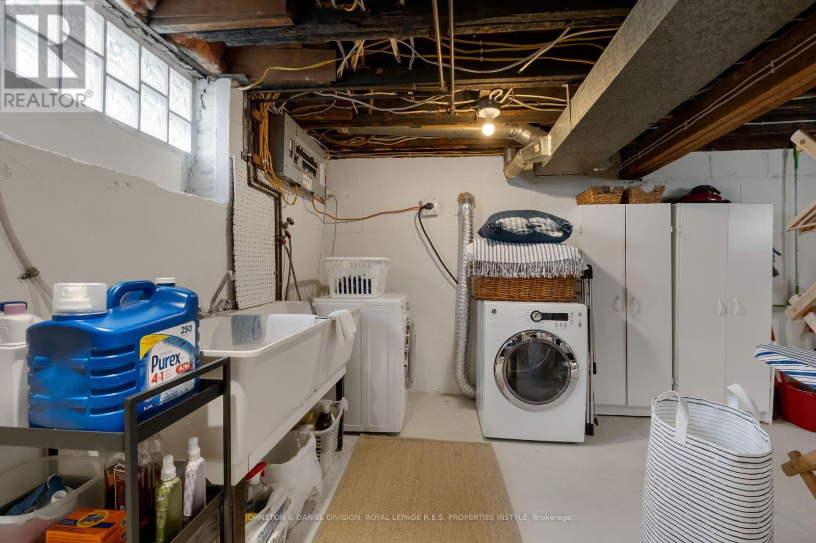 












34 SIXTEENTH STREET

,
Toronto,




Ontario
M8V3J8


