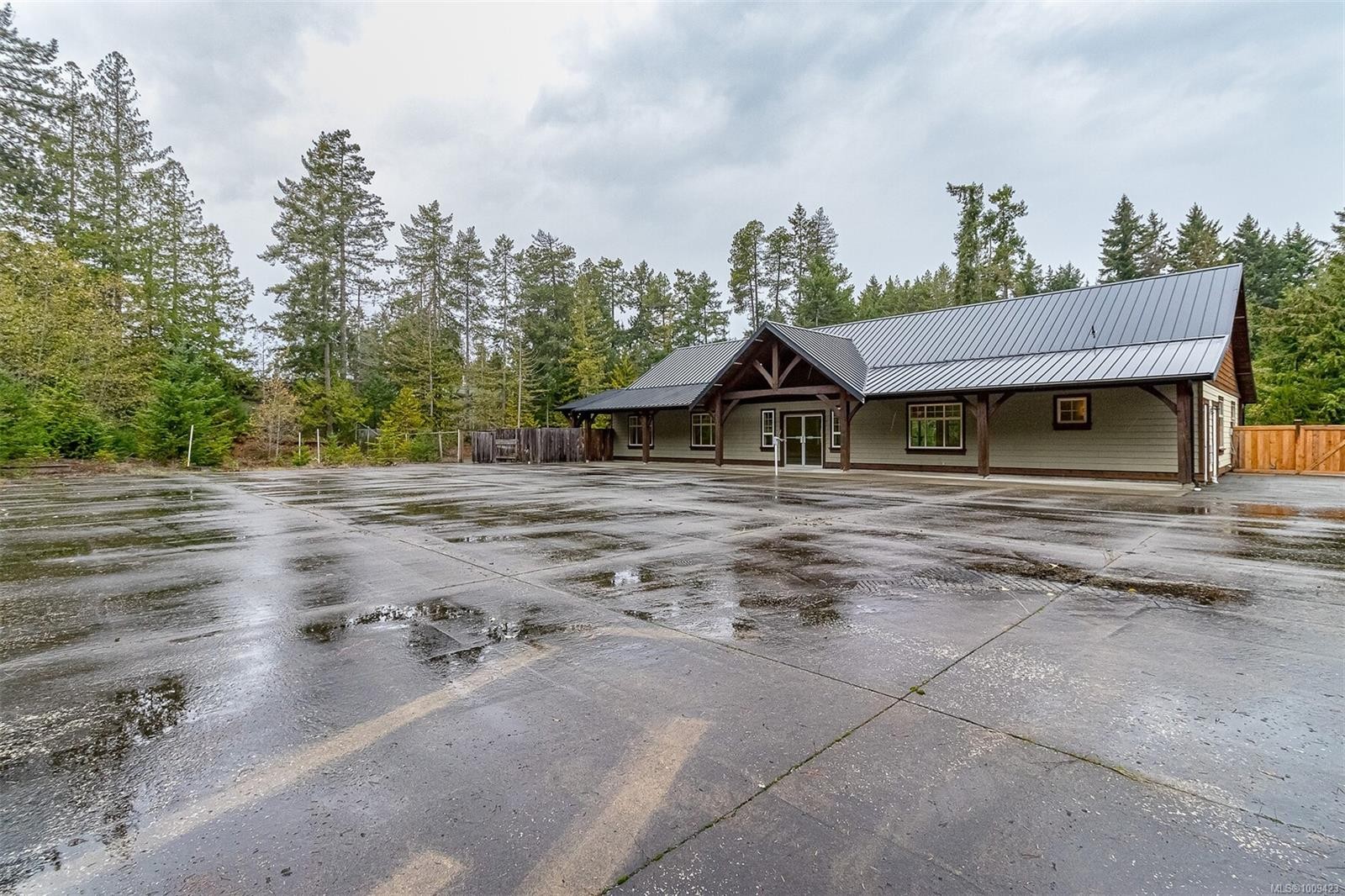 









230


Rupert

Rd East,
Qualicum Beach,




BC
V9K 1R3

