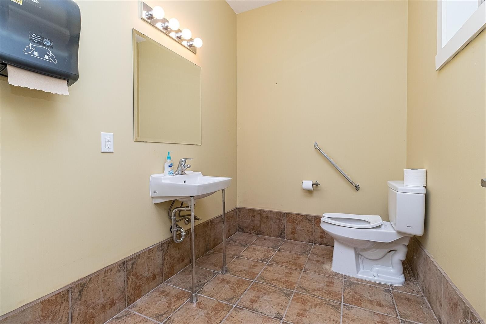 









230


Rupert

Rd East,
Qualicum Beach,




BC
V9K 1R3

