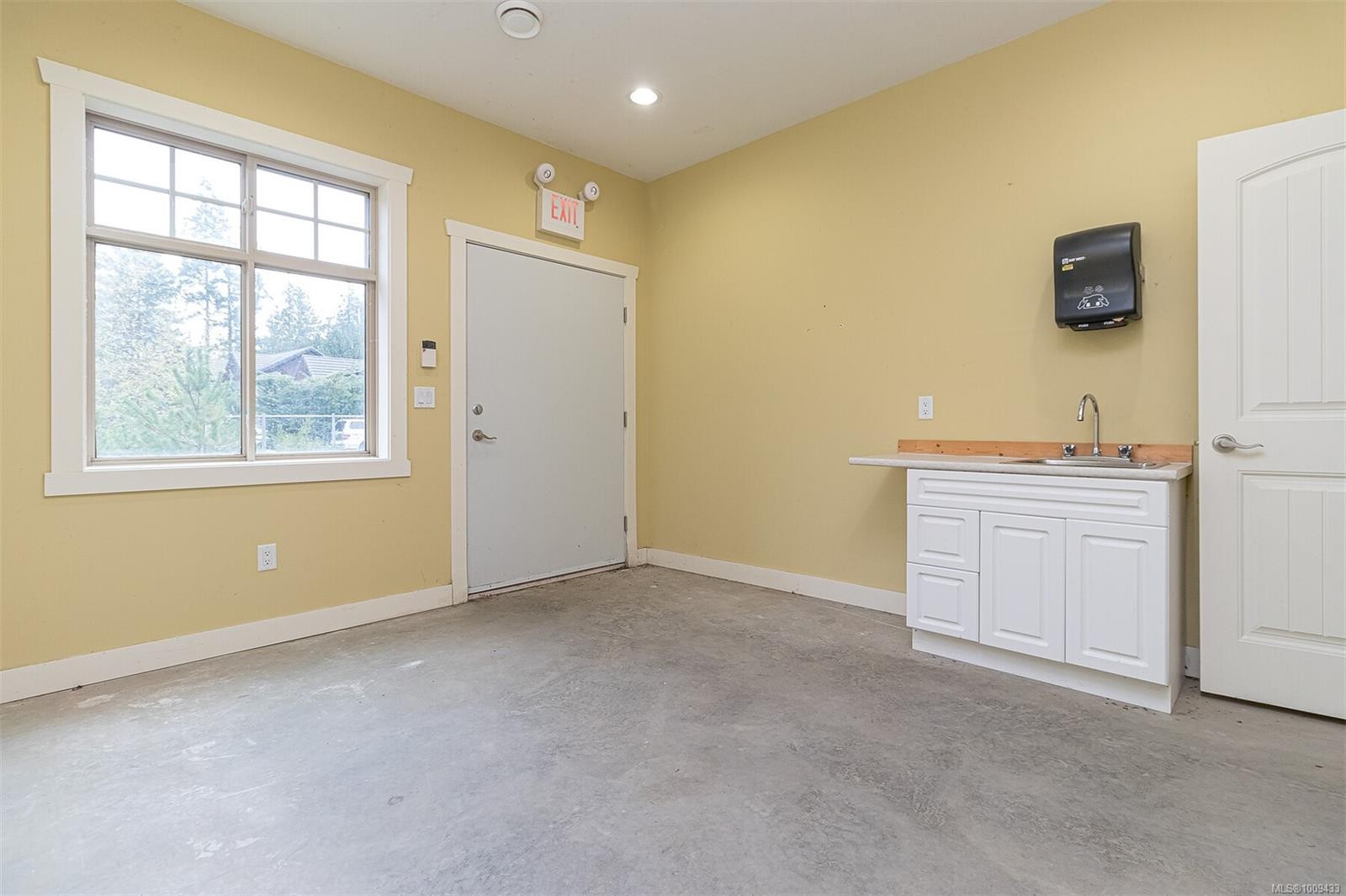 









230


Rupert

Rd East,
Qualicum Beach,




BC
V9K 1R3

