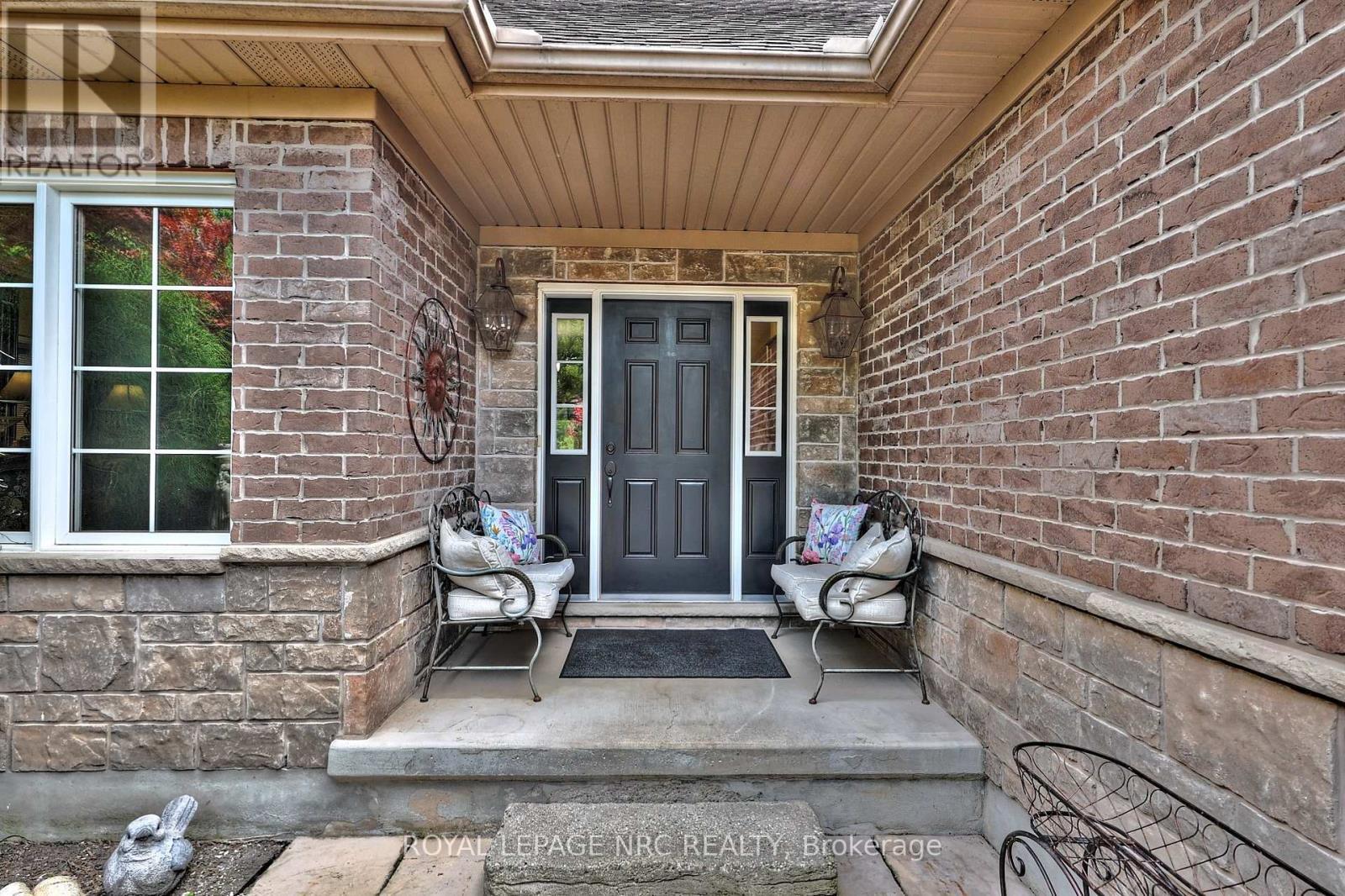












18 MARTHA COURT

,
Pelham (Fenwick),




Ontario
L0S1C0

