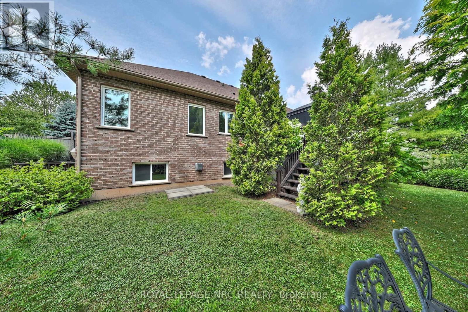 












18 MARTHA COURT

,
Pelham (Fenwick),




Ontario
L0S1C0

