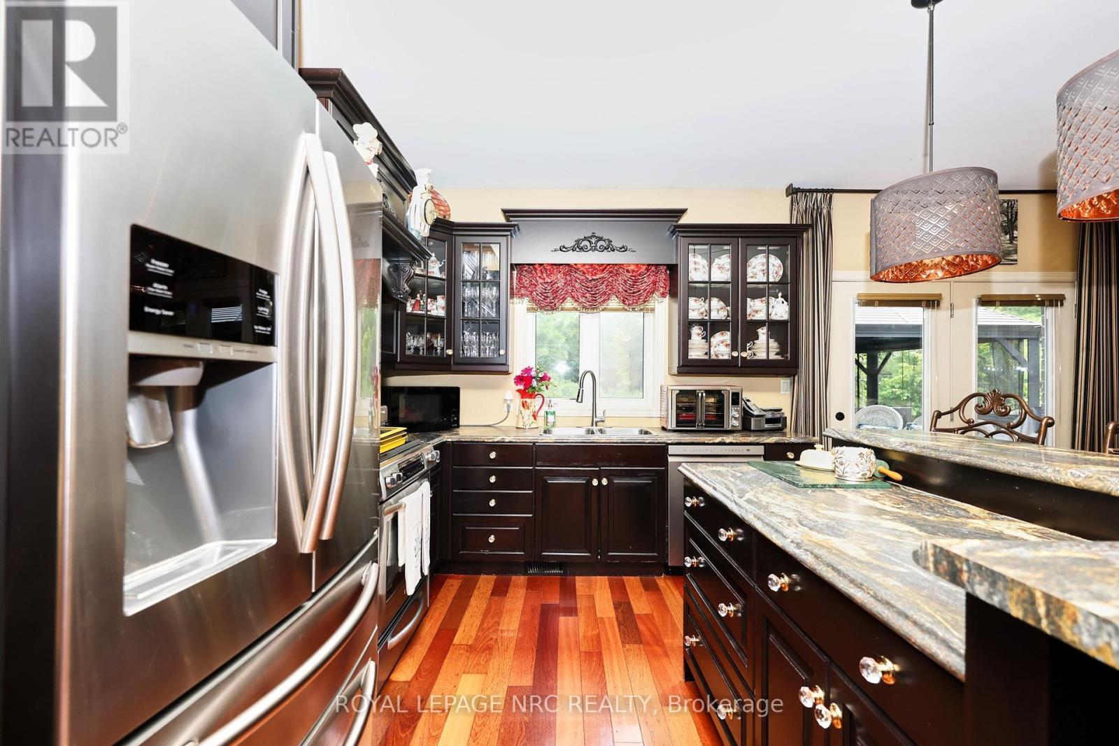 












18 MARTHA COURT

,
Pelham (Fenwick),




Ontario
L0S1C0

