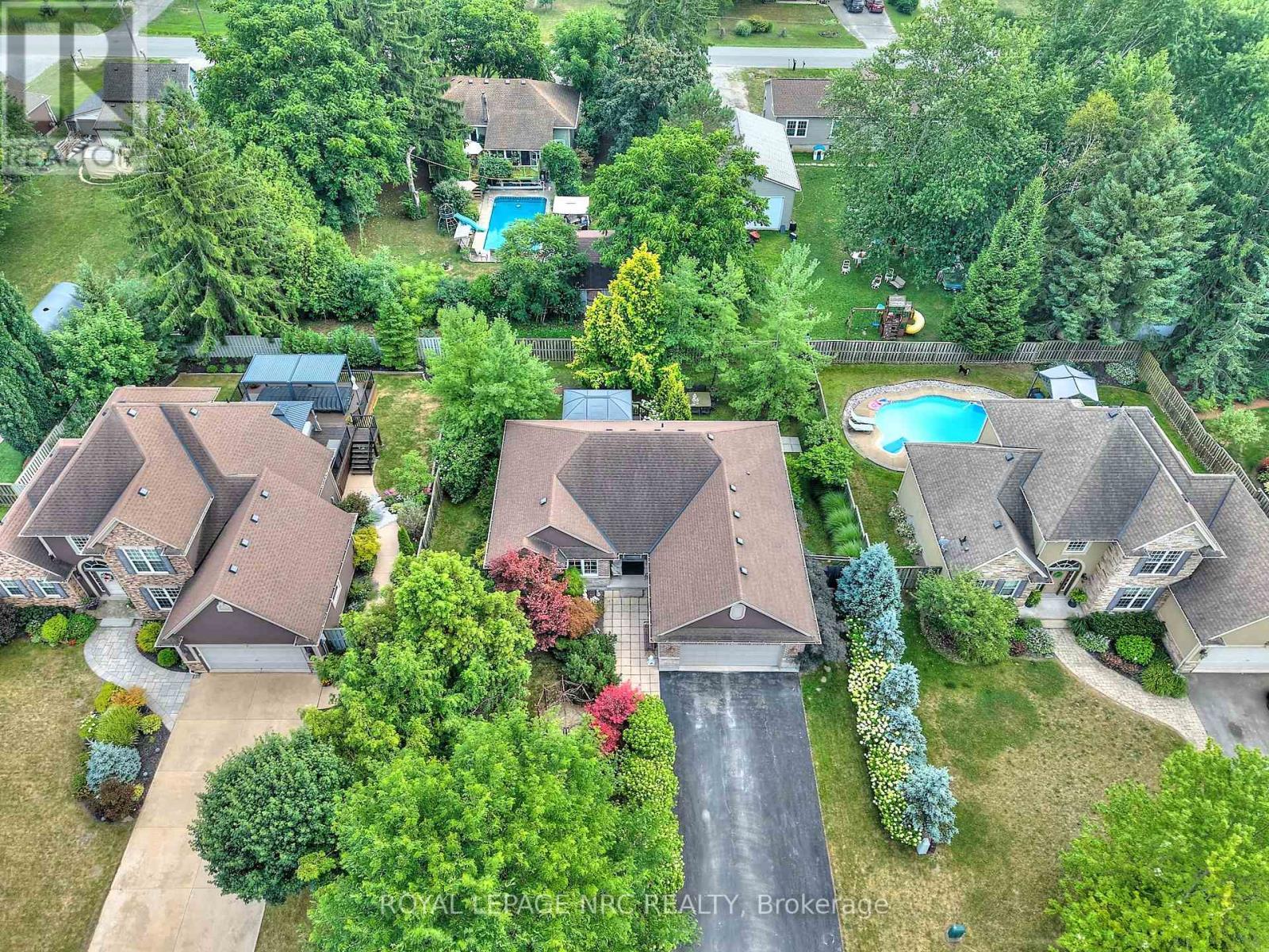 












18 MARTHA COURT

,
Pelham (Fenwick),




Ontario
L0S1C0

