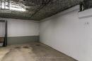Private parking space (1)