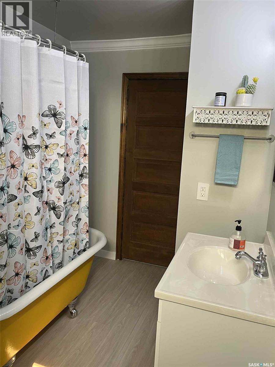 












415 Prince STREET

,
Hudson Bay,




Saskatchewan
S0E0Y0

