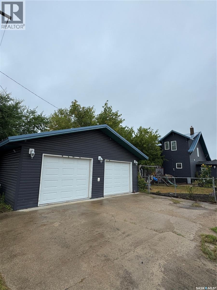 












415 Prince STREET

,
Hudson Bay,




Saskatchewan
S0E0Y0

