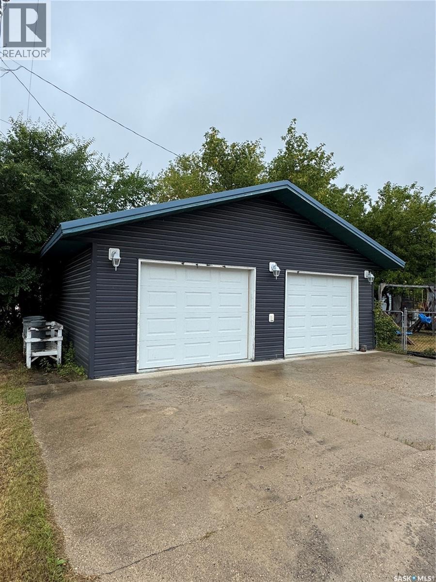 












415 Prince STREET

,
Hudson Bay,




Saskatchewan
S0E0Y0

