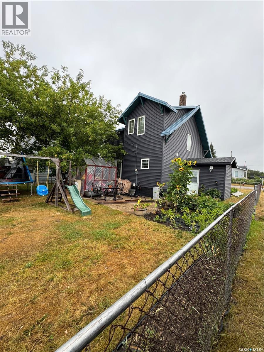 












415 Prince STREET

,
Hudson Bay,




Saskatchewan
S0E0Y0

