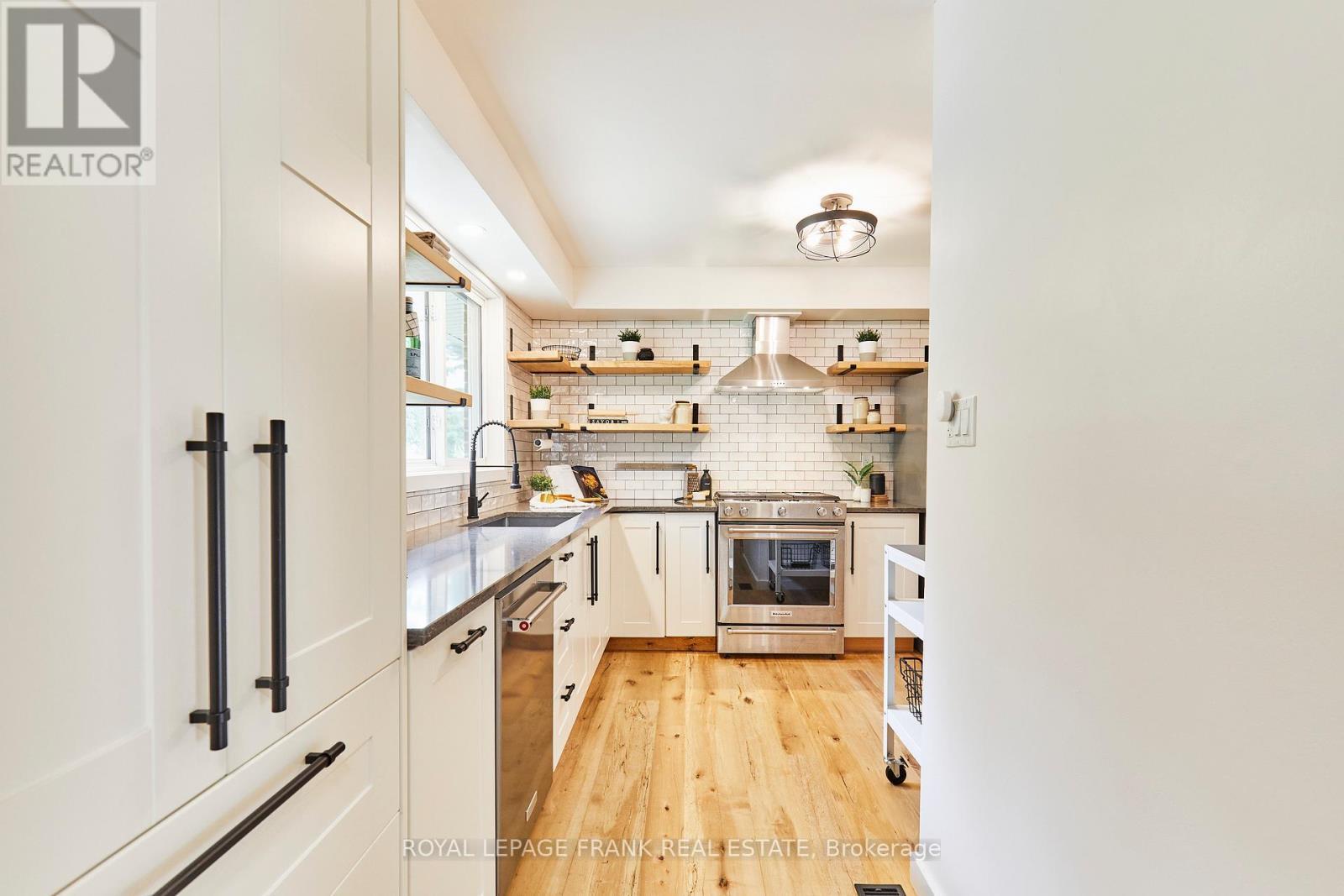 












132 COULTER DRIVE

,
Kawartha Lakes (Pontypool),




Ontario
L0A1K0

