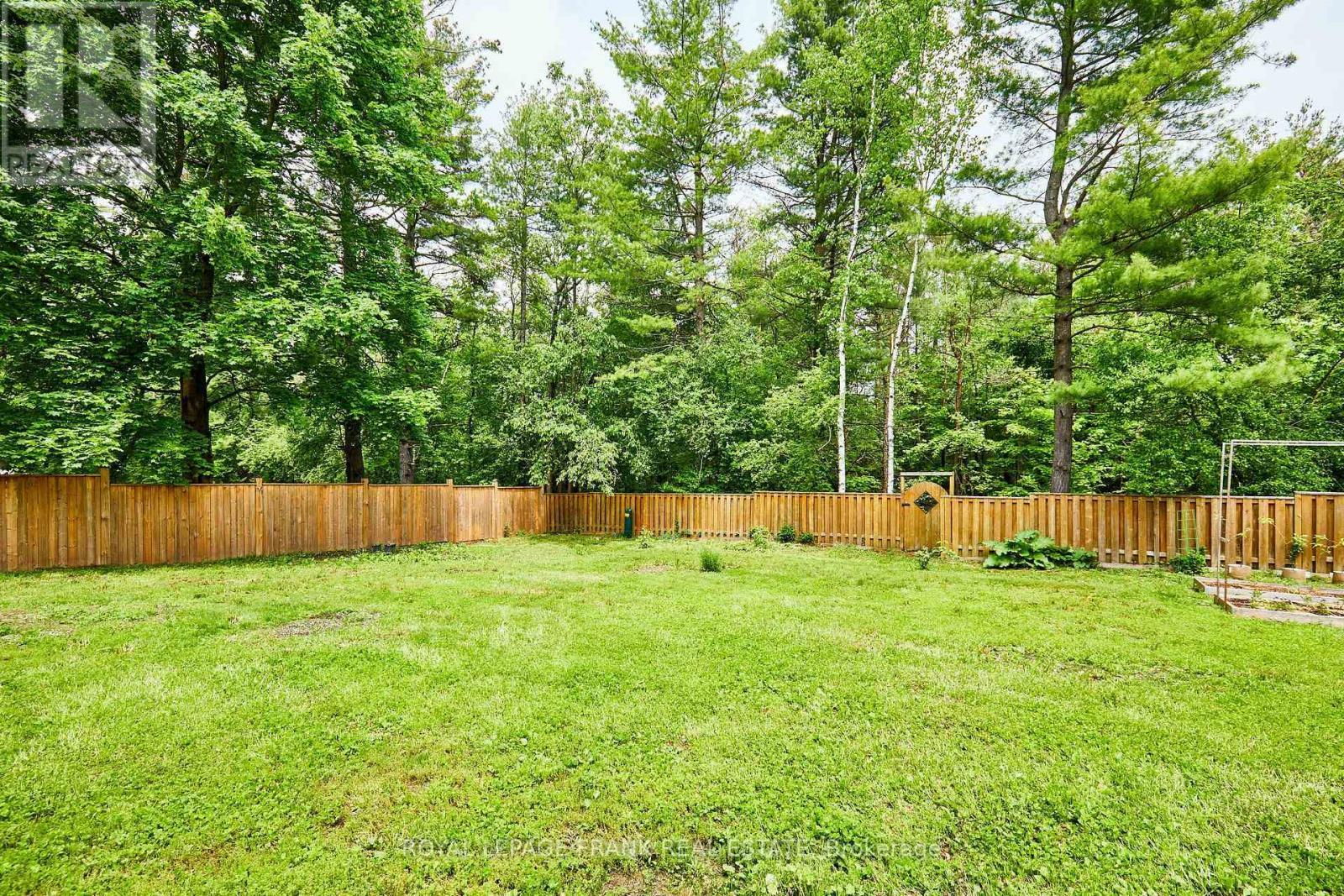 












132 COULTER DRIVE

,
Kawartha Lakes (Pontypool),




Ontario
L0A1K0

