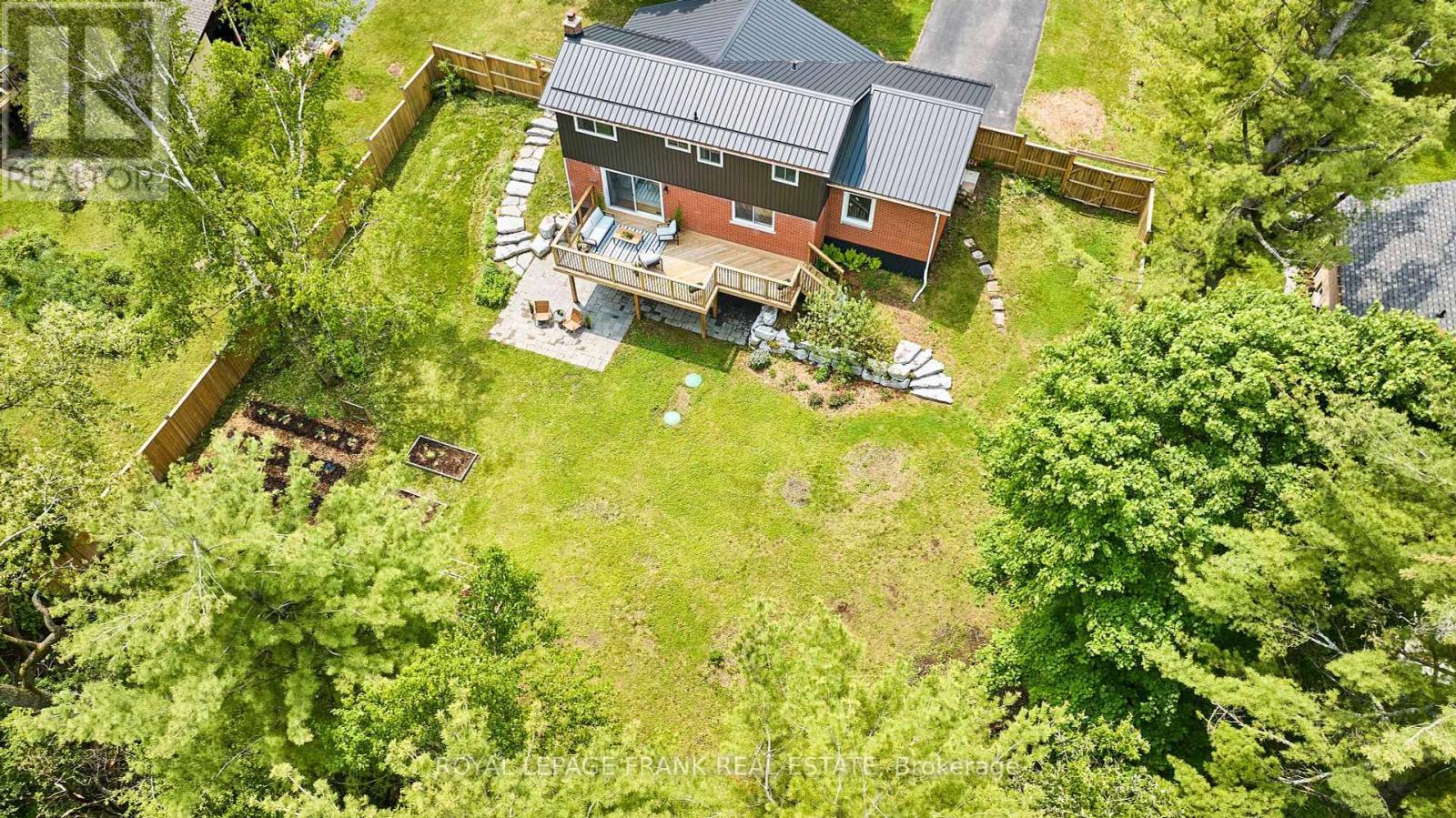 












132 COULTER DRIVE

,
Kawartha Lakes (Pontypool),




Ontario
L0A1K0

