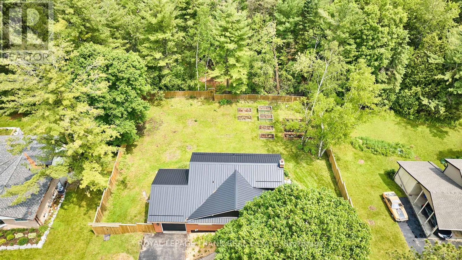 












132 COULTER DRIVE

,
Kawartha Lakes (Pontypool),




Ontario
L0A1K0

