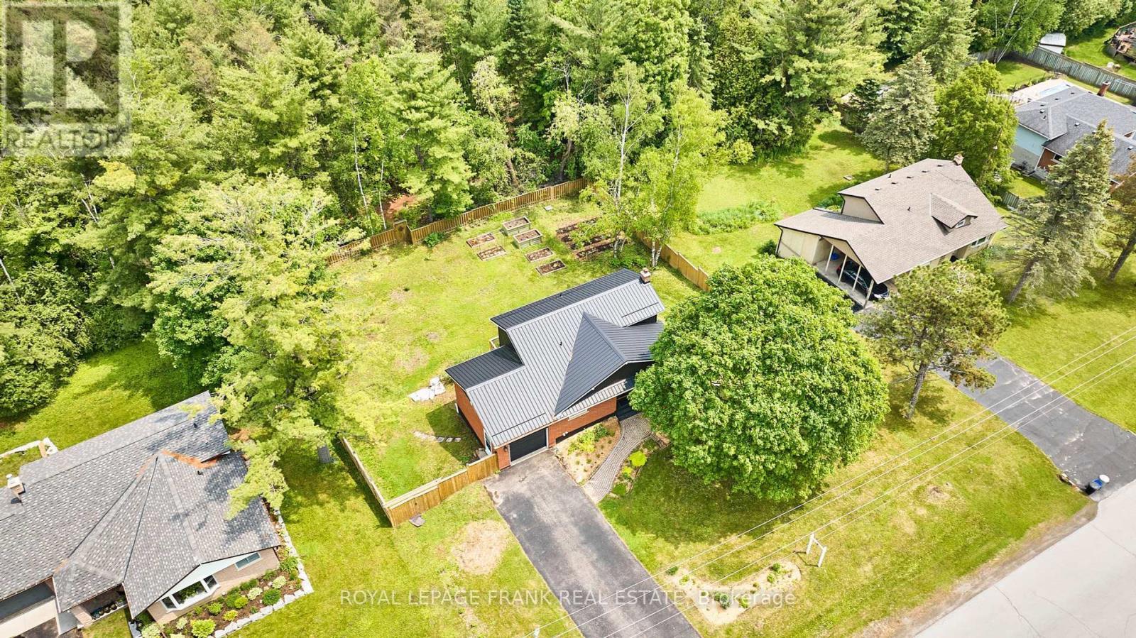 












132 COULTER DRIVE

,
Kawartha Lakes (Pontypool),




Ontario
L0A1K0

