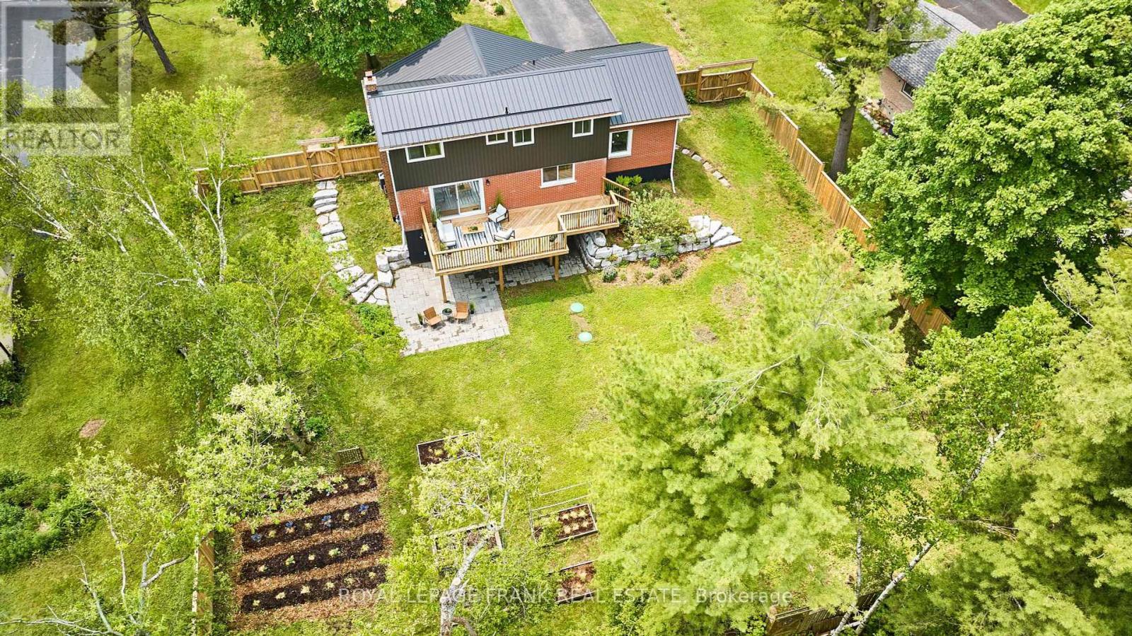 












132 COULTER DRIVE

,
Kawartha Lakes (Pontypool),




Ontario
L0A1K0

