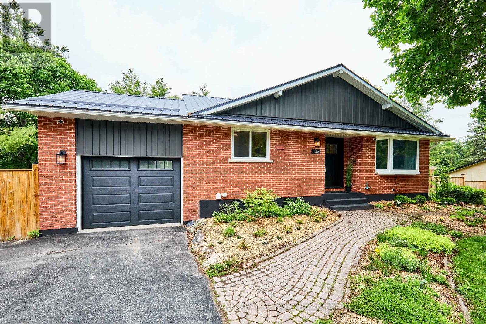 












132 COULTER DRIVE

,
Kawartha Lakes (Pontypool),




Ontario
L0A1K0


