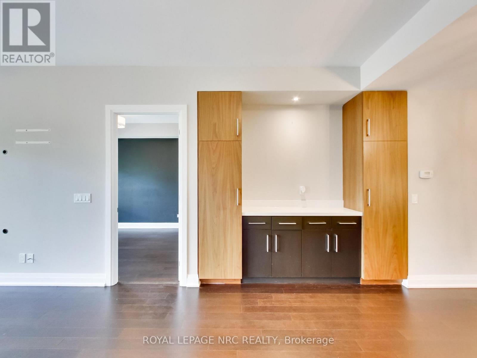 












405 - 2025 MARIA STREET

,
Burlington,




Ontario
L7R0E9

