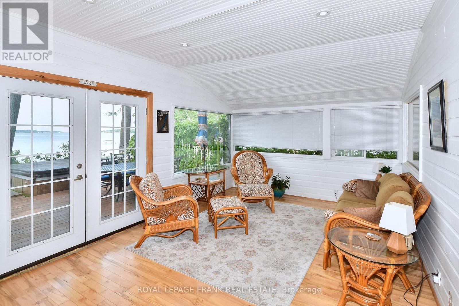 












670 HATTON AVENUE

,
Selwyn,




Ontario
K0L1H0


