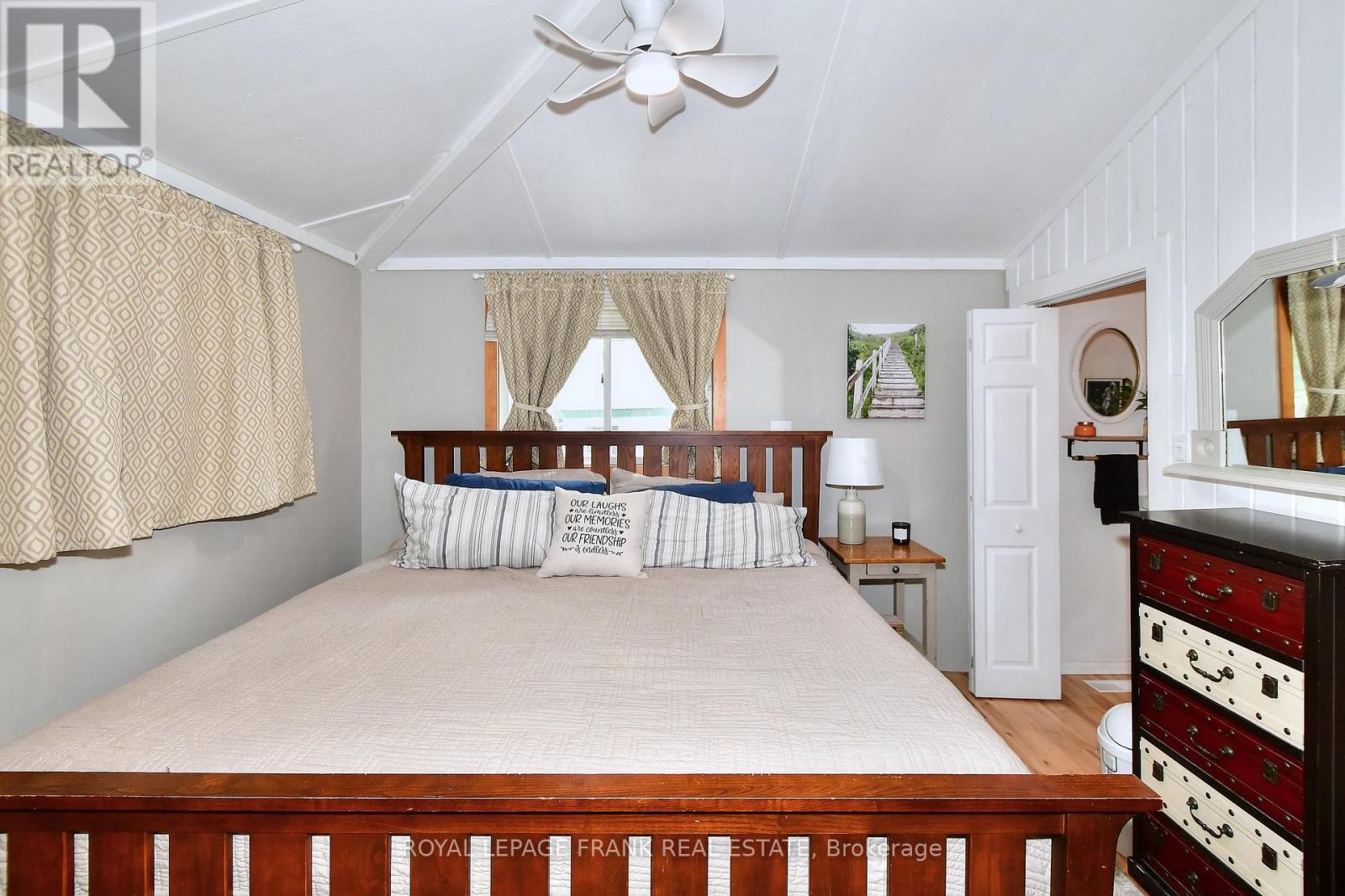 












670 HATTON AVENUE

,
Selwyn,




Ontario
K0L1H0

