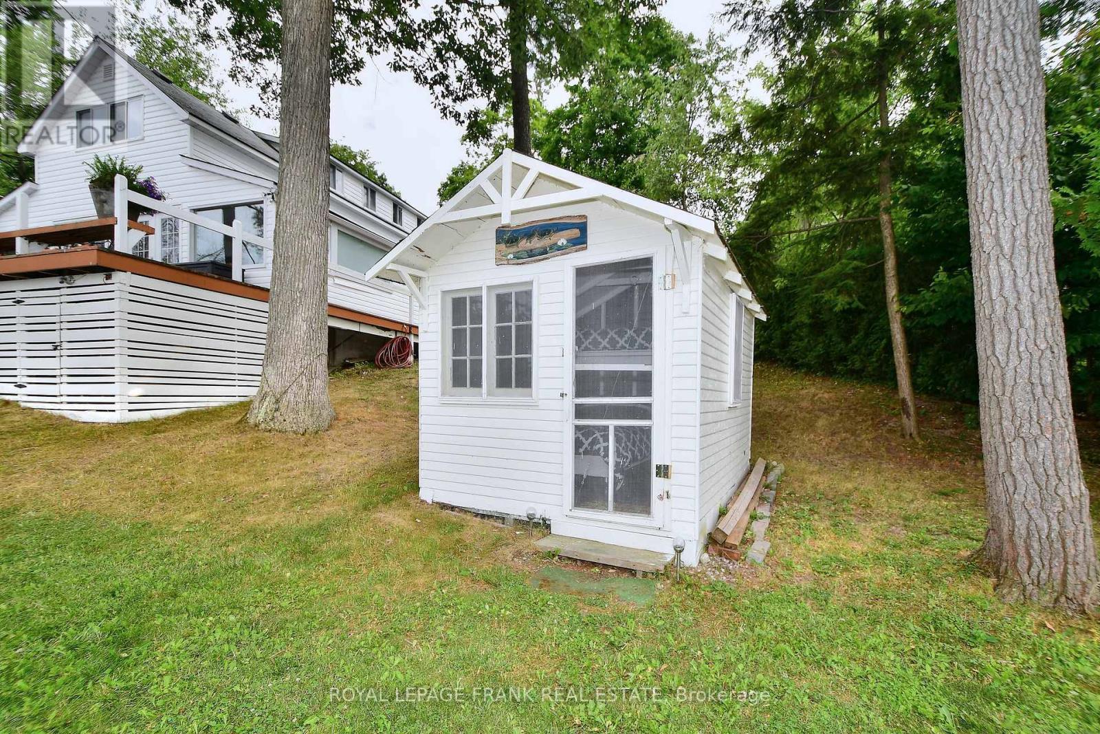 












670 HATTON AVENUE

,
Selwyn,




Ontario
K0L1H0

