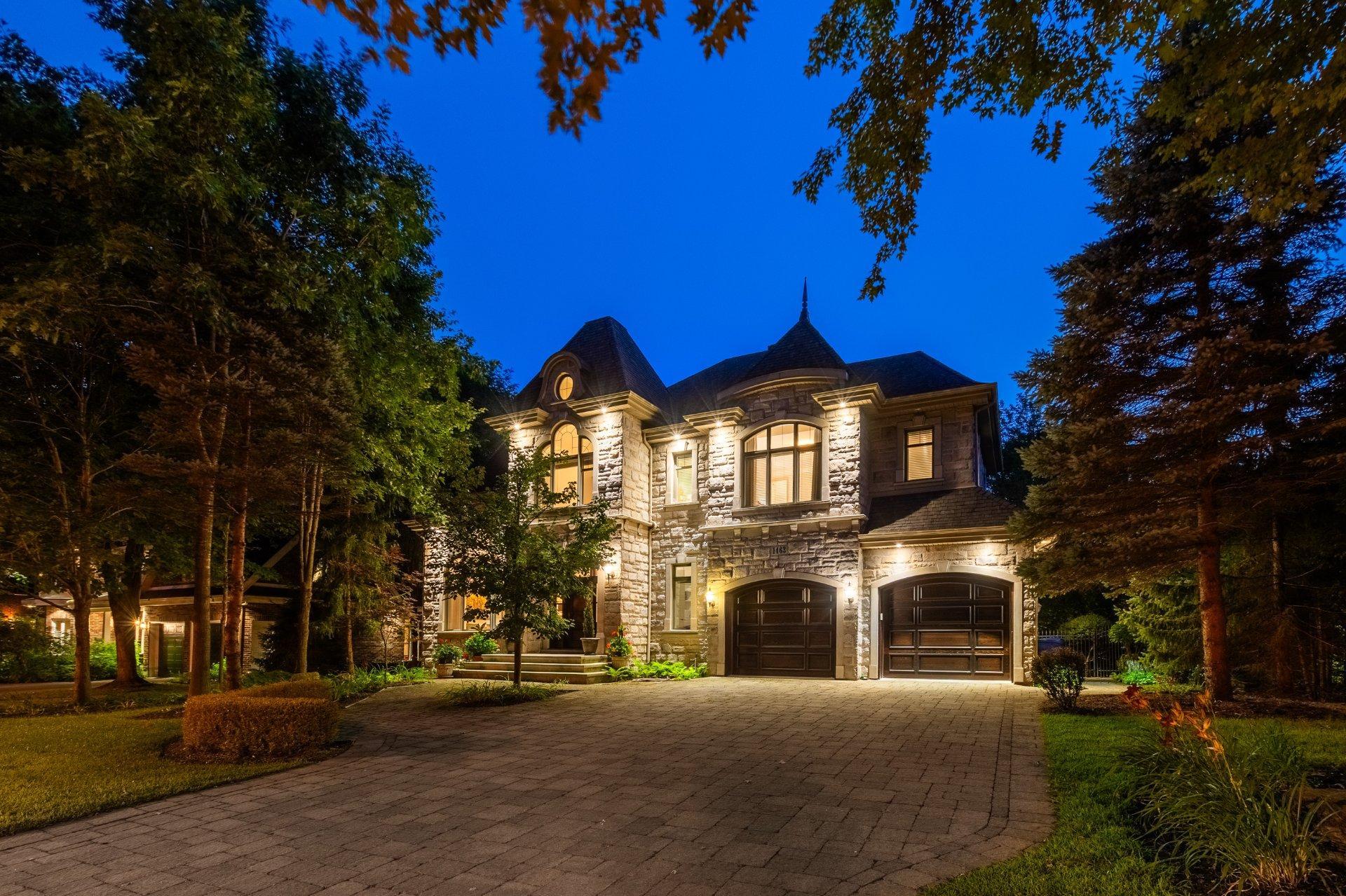 









1463


Rue François-P.-Bruneau

,
Saint-Bruno-de-Montarville,




QC
J3V6K4

