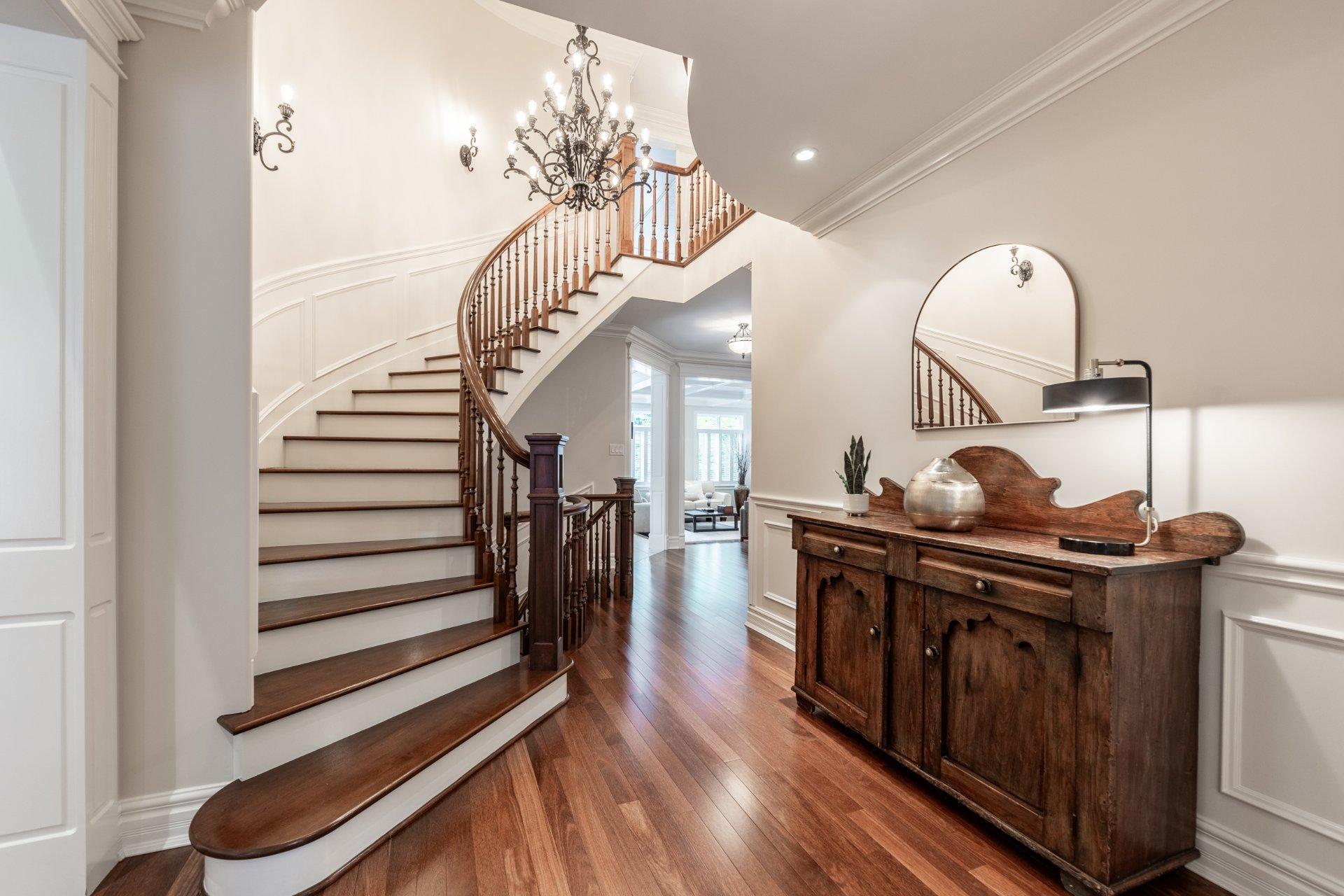 









1463


Rue François-P.-Bruneau

,
Saint-Bruno-de-Montarville,




QC
J3V6K4

