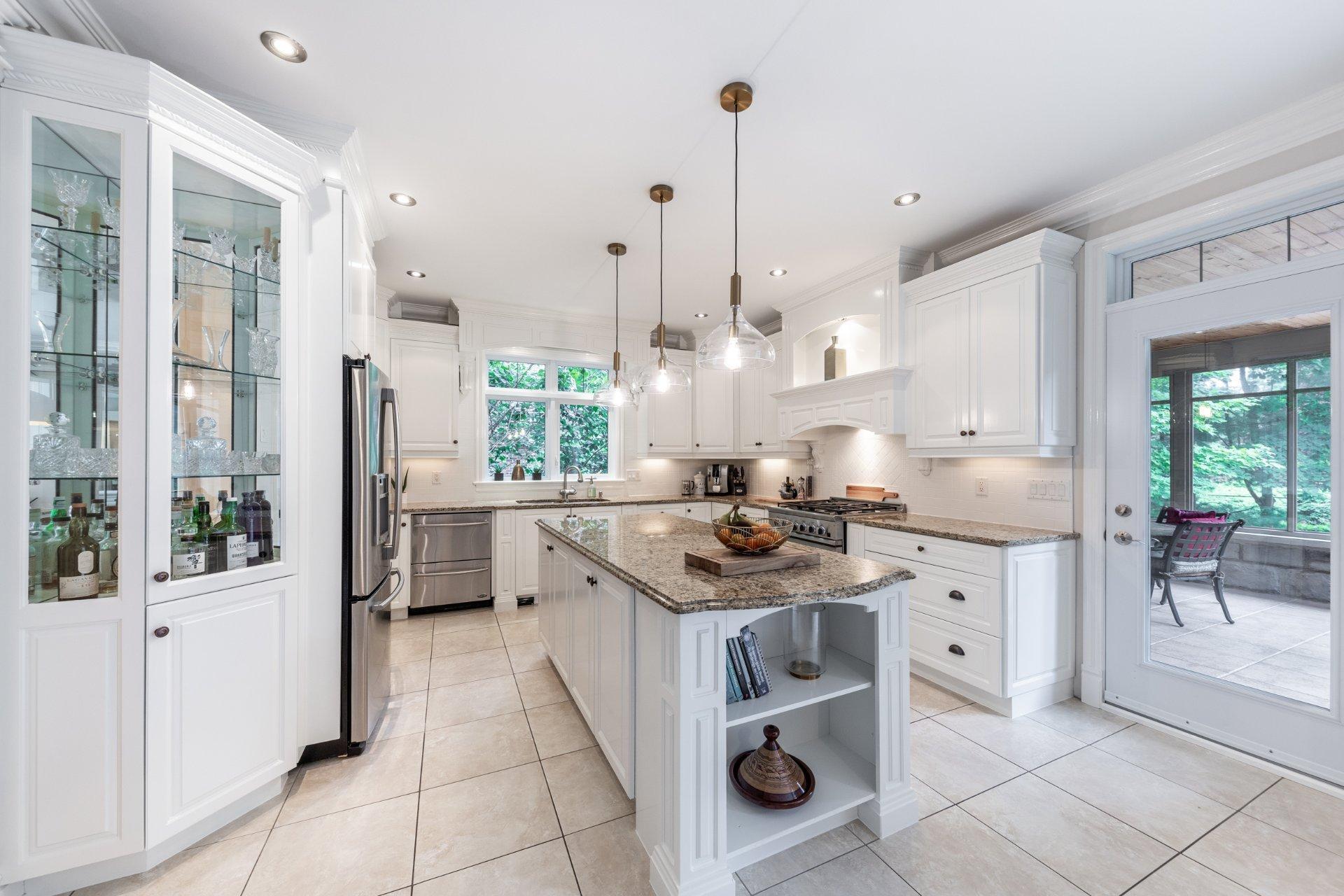 









1463


Rue François-P.-Bruneau

,
Saint-Bruno-de-Montarville,




QC
J3V6K4

