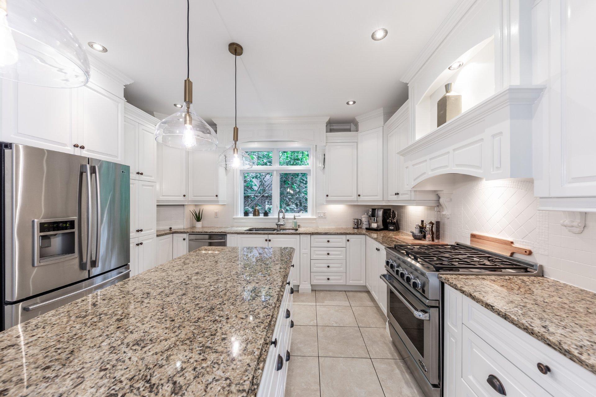 









1463


Rue François-P.-Bruneau

,
Saint-Bruno-de-Montarville,




QC
J3V6K4

