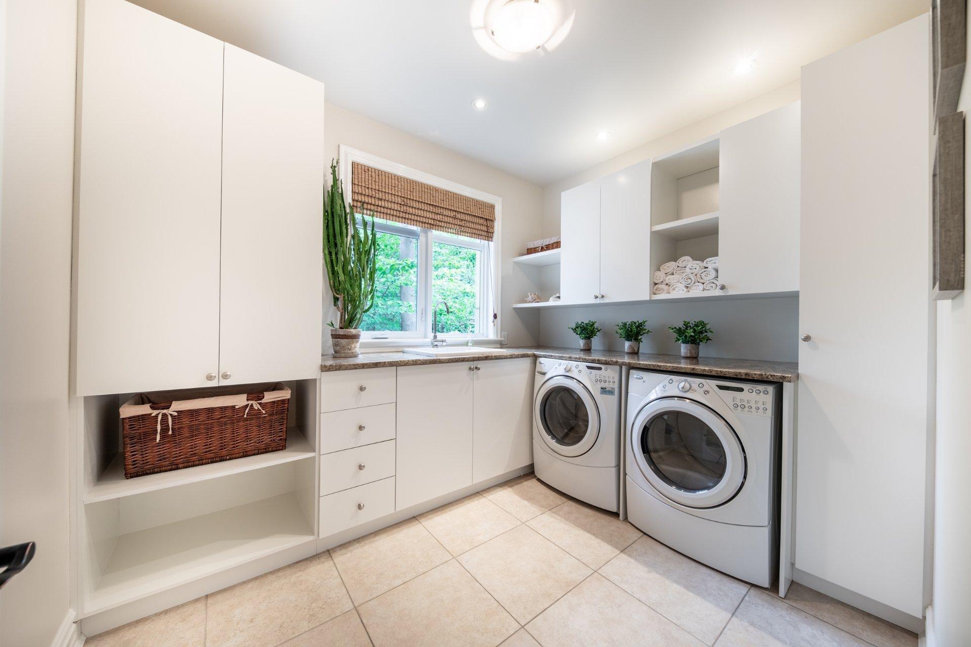 









1463


Rue François-P.-Bruneau

,
Saint-Bruno-de-Montarville,




QC
J3V6K4

