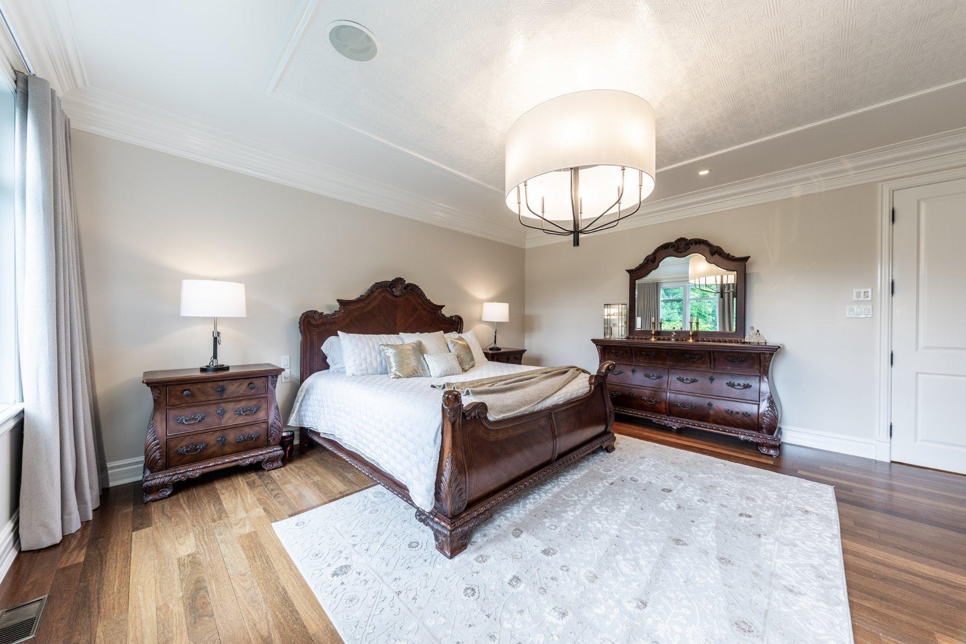 









1463


Rue François-P.-Bruneau

,
Saint-Bruno-de-Montarville,




QC
J3V6K4

