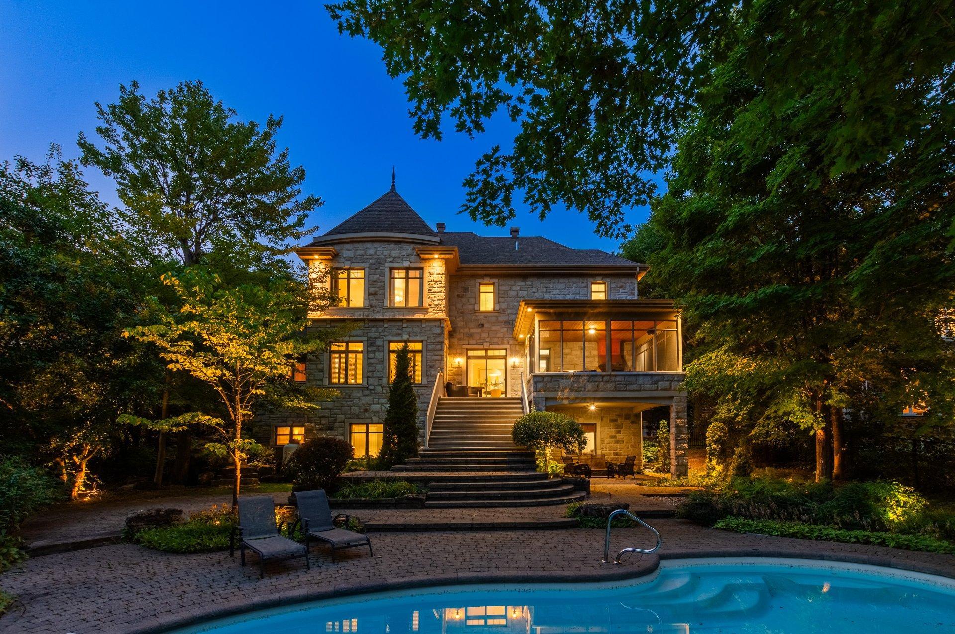 









1463


Rue François-P.-Bruneau

,
Saint-Bruno-de-Montarville,




QC
J3V6K4

