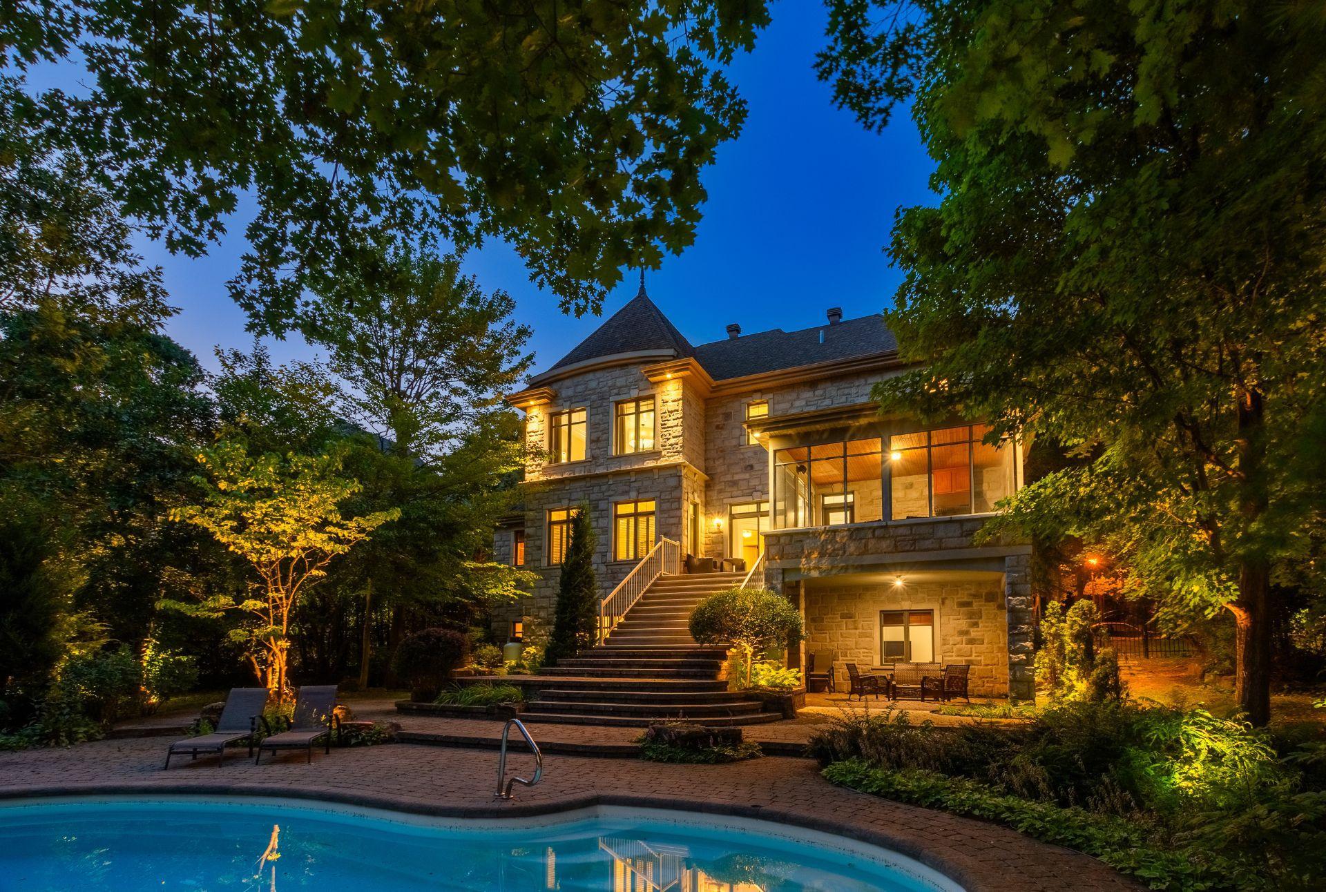 









1463


Rue François-P.-Bruneau

,
Saint-Bruno-de-Montarville,




QC
J3V6K4

