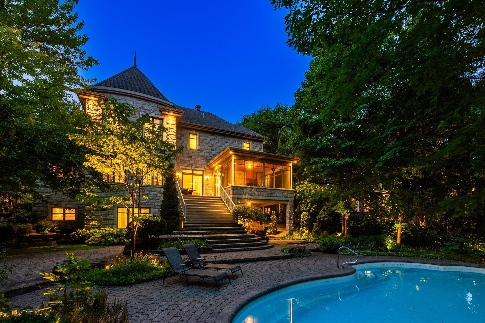 









1463


Rue François-P.-Bruneau

,
Saint-Bruno-de-Montarville,




QC
J3V6K4

