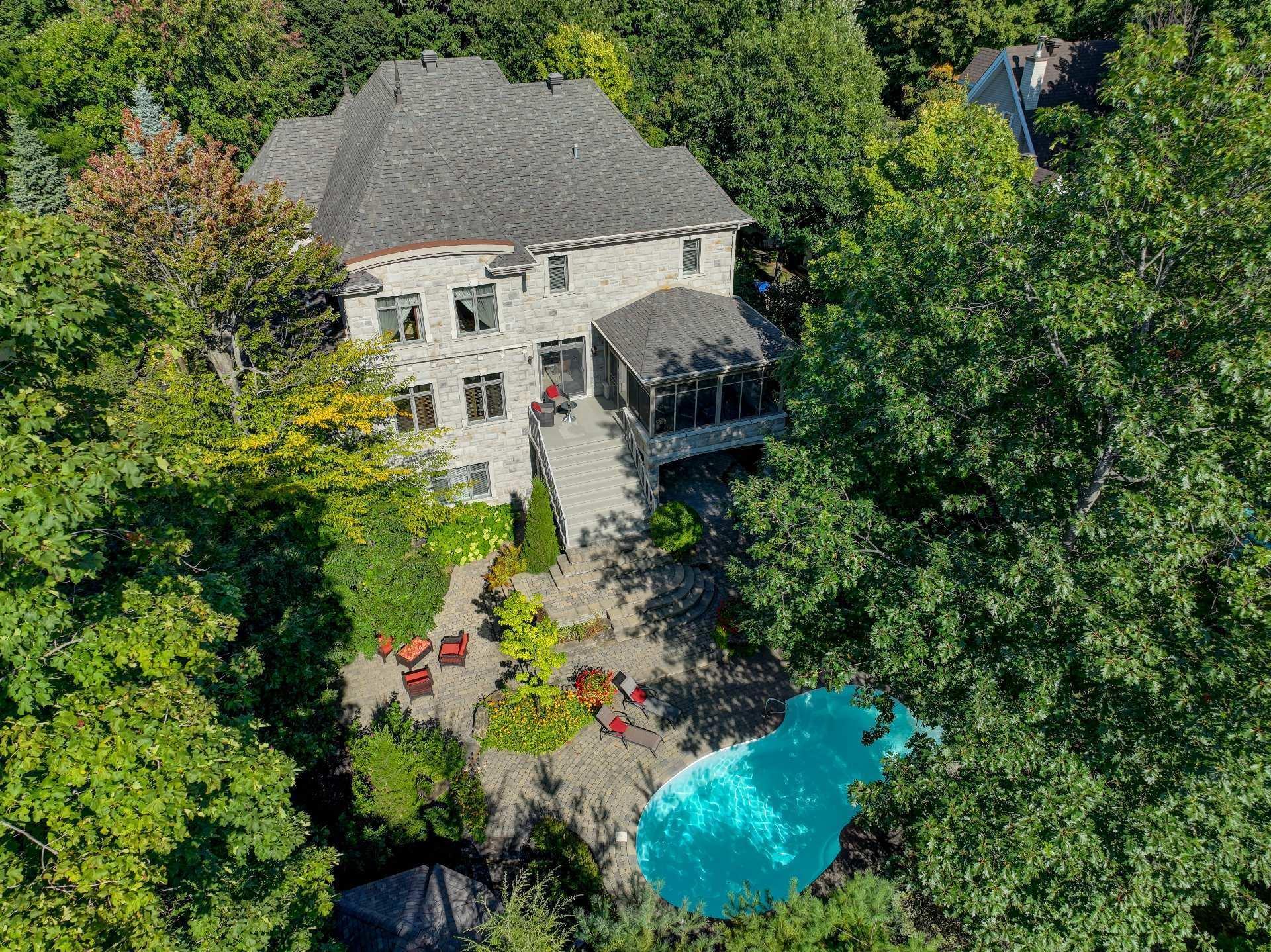 









1463


Rue François-P.-Bruneau

,
Saint-Bruno-de-Montarville,




QC
J3V6K4

