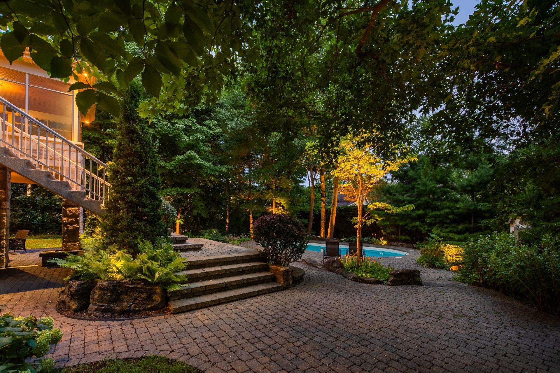 









1463


Rue François-P.-Bruneau

,
Saint-Bruno-de-Montarville,




QC
J3V6K4

