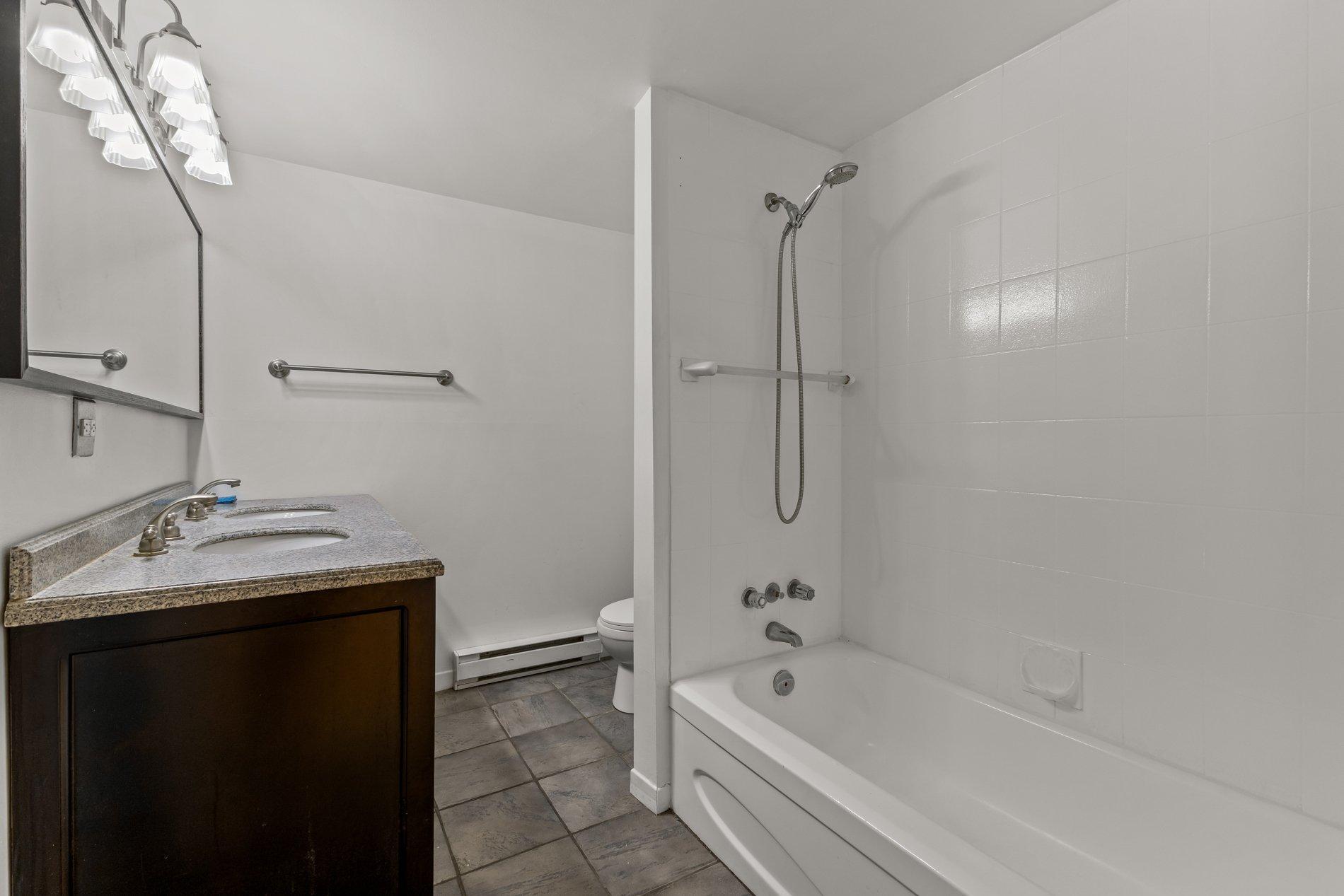 









2321


Rue St-Jacques

, 201,
Montréal (Le Sud-Ouest),




QC
H3J1H7

