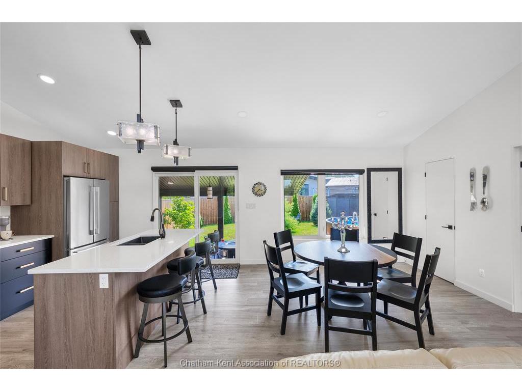 









190


MERRITT

Avenue,
Chatham,




ON
N7M 5Y4

