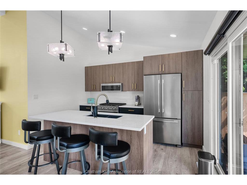 









190


MERRITT

Avenue,
Chatham,




ON
N7M 5Y4

