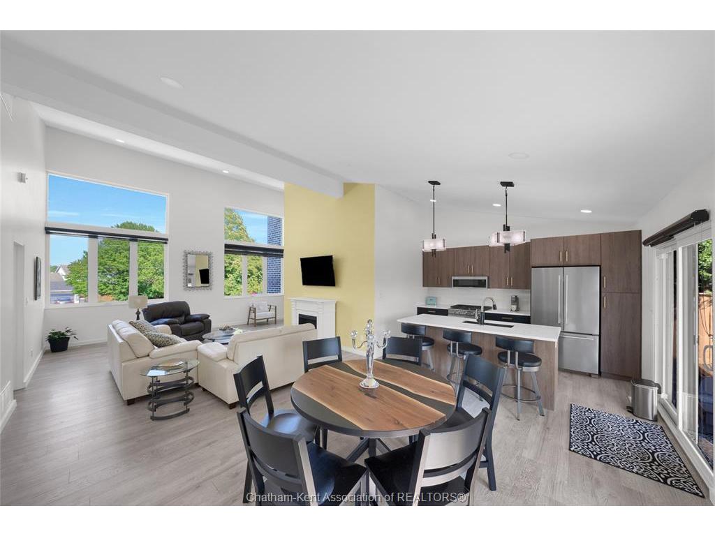 









190


MERRITT

Avenue,
Chatham,




ON
N7M 5Y4


