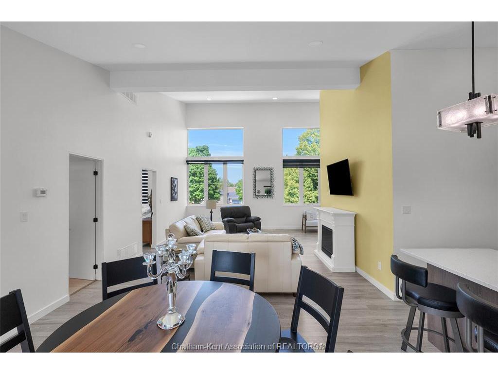 









190


MERRITT

Avenue,
Chatham,




ON
N7M 5Y4

