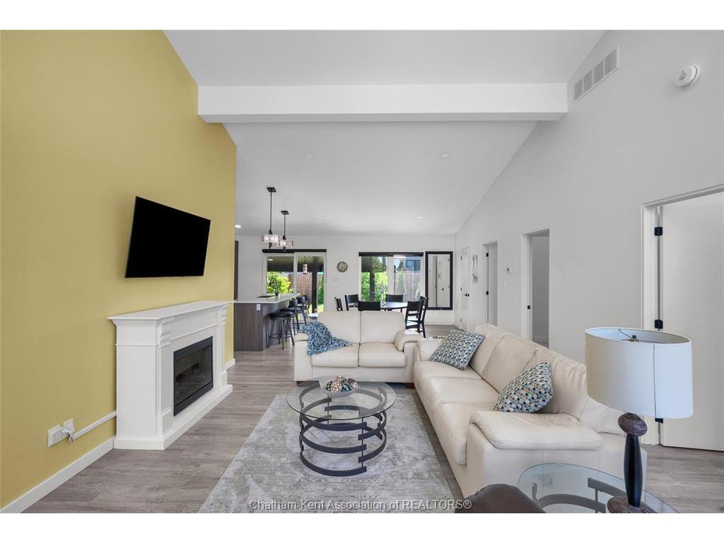 









190


MERRITT

Avenue,
Chatham,




ON
N7M 5Y4


