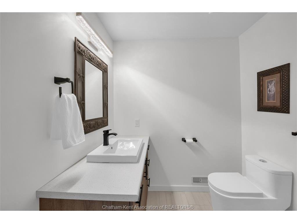 









190


MERRITT

Avenue,
Chatham,




ON
N7M 5Y4

